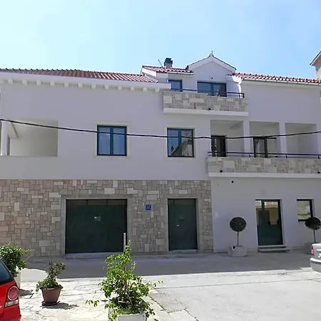 Lorenco فندق تيسنو